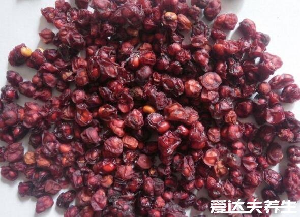 真实的南北五味子图片,养生价值极高价格最低每斤40元