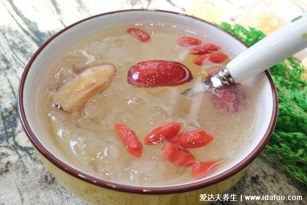 5大冰糖银耳炖雪梨禁忌,孕期生理期/脾胃虚寒者不要吃