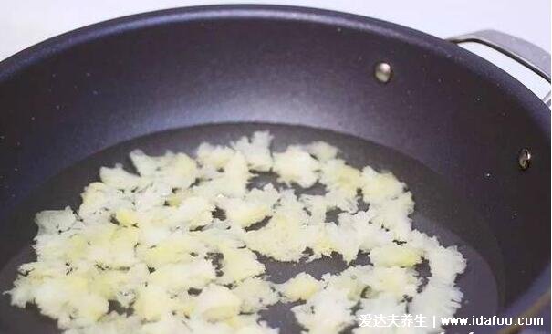 5大冰糖银耳炖雪梨禁忌,孕期生理期/脾胃虚寒者不要吃