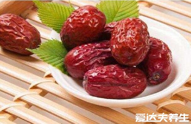气血两虚吃什么补最快女人,黑芝麻/猪肝/枸杞/红枣/阿胶