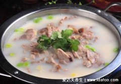 清炖羊肉放什么调料，必放生姜/花椒/大葱