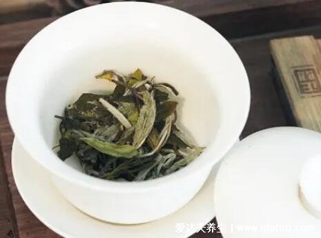 夏天喝什么茶比较好对身体,宜绿茶/菊花茶/莲子茶等6类茶