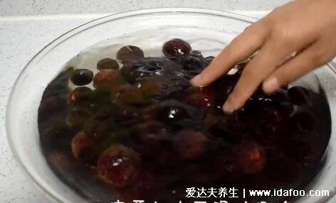杨梅酒的制作方法步骤,泡/杀菌/铺/密封杨梅四个步骤(视频做法)