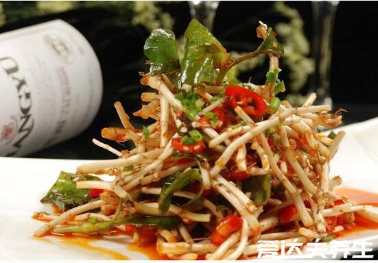 鱼腥草图片及功效与作用禁忌,又名折耳根可消炎杀菌/清热解毒