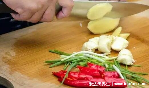 煮猪肉放什么调料比较好,注意两放两不放(宜陈皮/白芷)