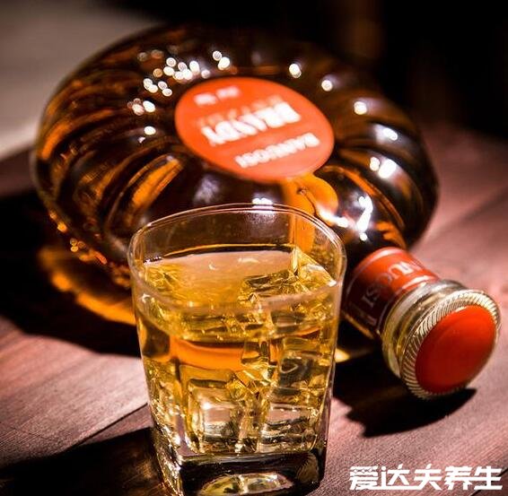 白兰地是什么酒怎么喝，是水果发酵的高酒精度蒸馏酒容易入口