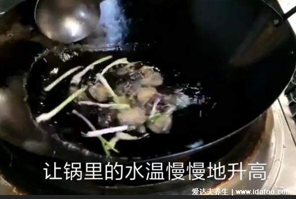 鲍鱼怎么杀和清洗,黑膜和内脏一定要处理干净(视频图解)