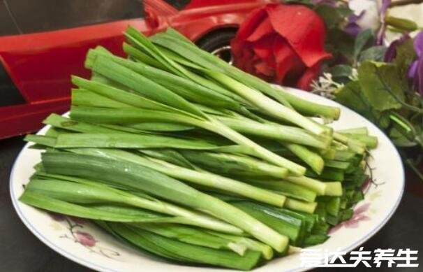 菠菜不能和什么一起吃，和动物内脏同吃会浪费营养
