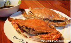 吃螃蟹的禁忌什么水果,柠檬水不建议一起