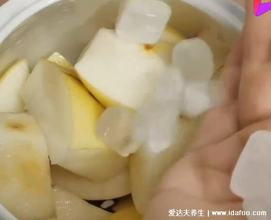 川贝炖雪梨的正确做法,可以不用去梨皮(附详细步骤视频)