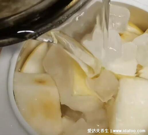 川贝炖雪梨的正确做法,可以不用去梨皮(附详细步骤视频)