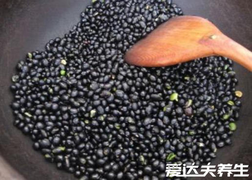 醋泡黑豆治疗白头发,四步还你自然黑发