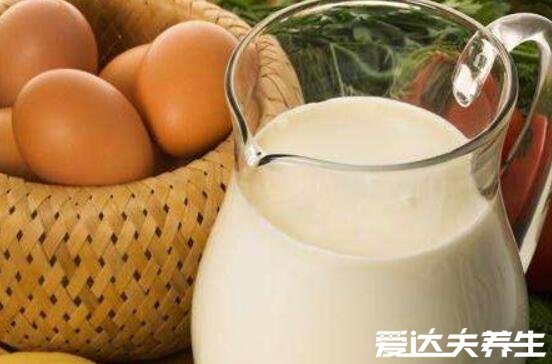 豆浆和鸡蛋能一起吃吗,可以但须注意一定要煮熟后在同食