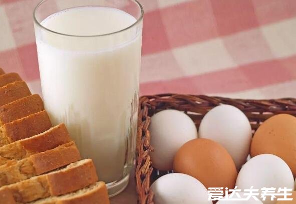 豆浆和鸡蛋能一起吃吗,可以但须注意一定要煮熟后在同食