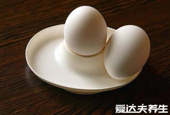 豆浆和鸡蛋能一起吃吗,可以但须注意一定要煮熟后在同食