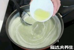 蛋清打不发怎么补救，加入蛋清或泡打粉都