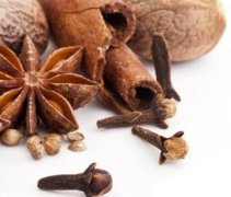 炖羊肉最忌讳两种佐料，八角和生姜难吃还