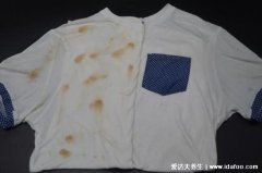 衣服染色怎么洗掉妙招,妙用白醋/小苏打