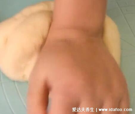 高筋面粉适合做什么,可做美味牛角包有视频做法(爱吃面包不要错过)