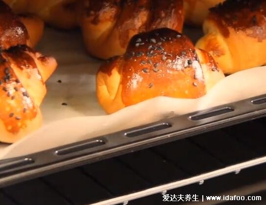 高筋面粉适合做什么,可做美味牛角包有视频做法(爱吃面包不要错过)