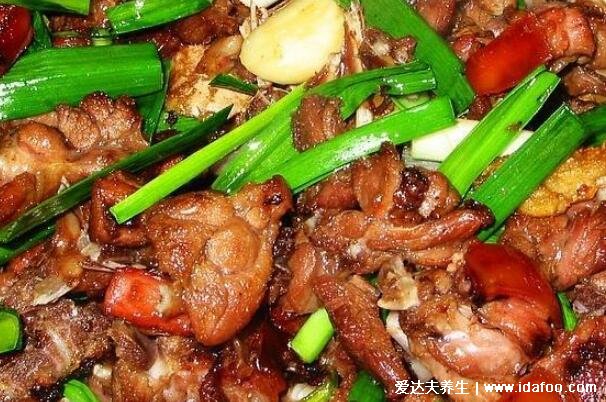 狗肉不能和什么一起吃，和绿豆同食会把胃撑大几倍有生命危险