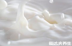 喝牛奶记住4个最佳时间，早餐后喝补充一天