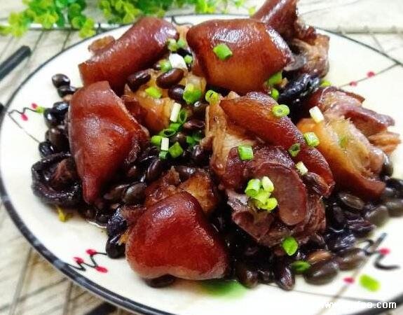 黑豆怎么吃最好,4种黑豆的吃法包括豆浆以及煮粥(注意禁忌)