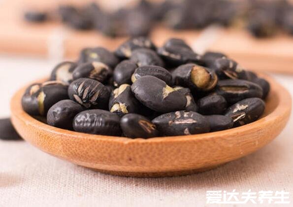 黑豆怎么吃最好,可以做成五香黑豆当零食吃