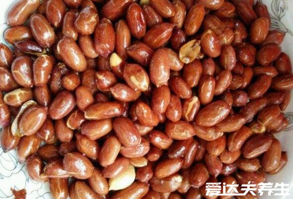 花生的功效与作用,能有效降低胆固醇并延缓衰老