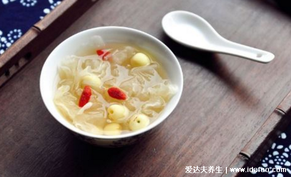 白露节气的含义是什么,吃什么传统食物能养生(秋季转凉)
