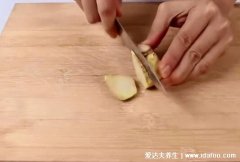 姜汤怎么熬才能治感冒?红糖姜汤做法4步就可