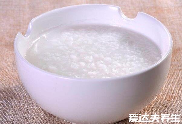 拉肚子吃什么食物好,煮熟的苹果治疗轻度腹泻效果佳