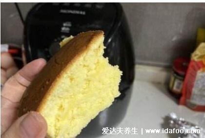 空气炸锅烤蛋糕的温度和时间,120℃再150℃共40分钟(附戚风蛋糕做法)