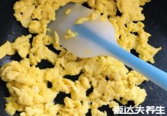 韭菜鸡蛋饺子馅怎么调好吃，一定要加入虾