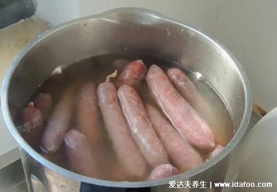 腊肠蒸多长时间能蒸熟,冷水上锅水开后蒸25分钟(高压锅10分钟)