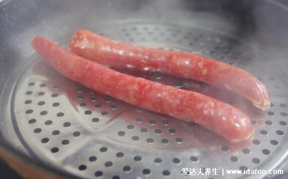 腊肠蒸多长时间能蒸熟,冷水上锅水开后蒸25分钟(高压锅10分钟)