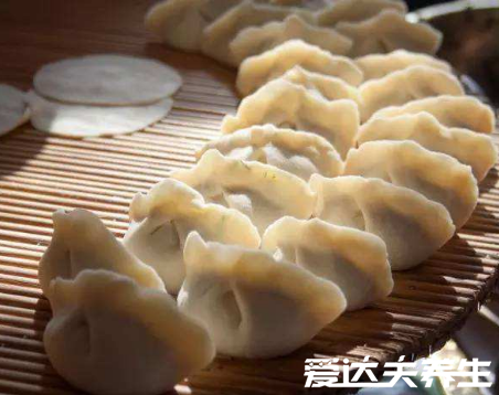 立冬为什么吃饺子，吃饺子的由来介绍(为了纪念他)
