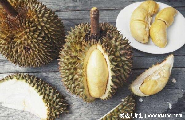 榴莲一天可以吃几瓣,两瓣以内吃多了上火长胖(附禁忌)