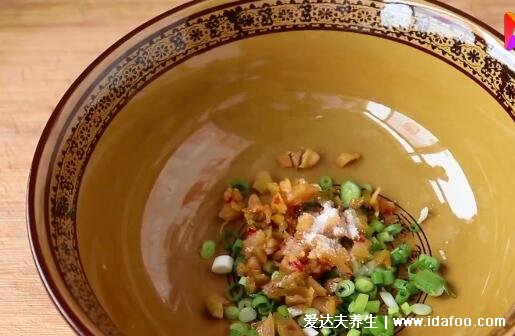 米线怎么做好吃,试试麻辣米线有肉酱及底料调配方法(视频及详细步骤)