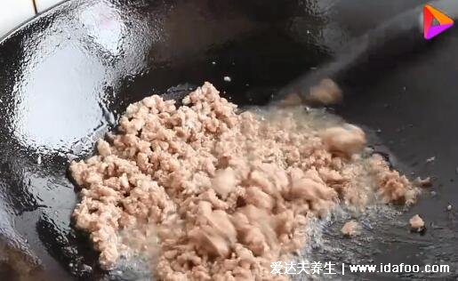 米线怎么做好吃,试试麻辣米线有肉酱及底料调配方法(视频及详细步骤)