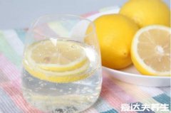 柠檬水的正确泡法减肥,鲜柠檬切片泡水喝