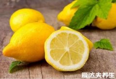 柠檬水的正确泡法减肥,用错水温没营养还