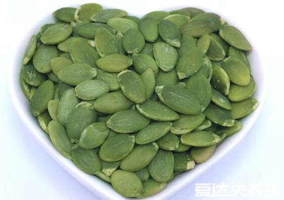 南瓜子仁的功效与作用,不仅能保护肠胃和心脑血管还能壮阳补肾