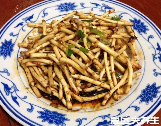 女人吃鱼腥草的好处,能有效防治妇科炎症的发生
