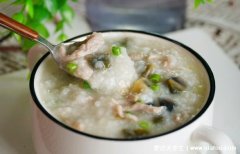 皮蛋瘦肉粥的功效，补肾养血改善体虚贫血