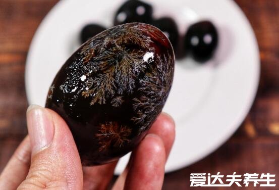 皮蛋是什么蛋不能和什么一起吃,为腌制后的皮蛋禁与红糖同食