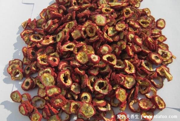 山楂干泡水喝有什么功效和作用,降血脂非常有效(5大功效)