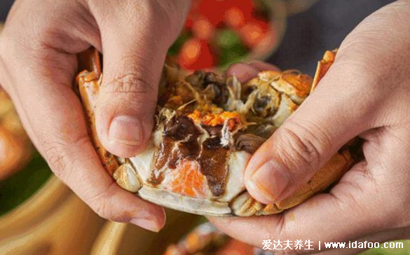 活螃蟹直接冷冻还是煮熟冷冻,直接冷冻可保存3个月不变质