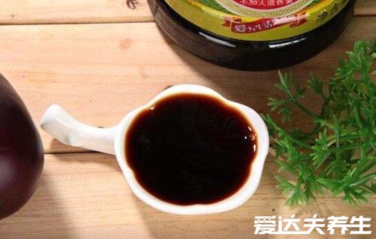 生抽和酱油的区别,从颜色到用途都不相同(千万别弄混)