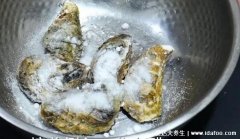 生蚝怎么开壳简单视频，3个开口技巧附生蚝